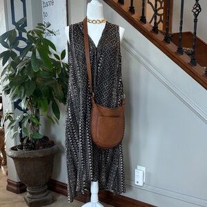 Boho Chic Sleeveless Flowy Dress in Black & Ivory Geometric Print 🤩